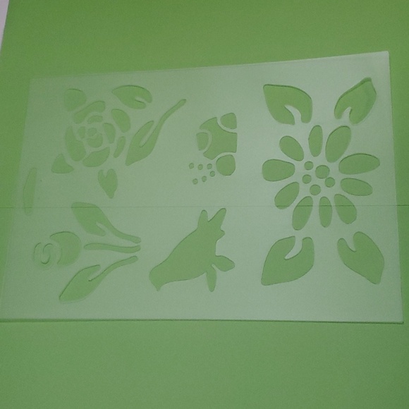 Assorted Art Stencils (13 total) - Picture 11 of 11